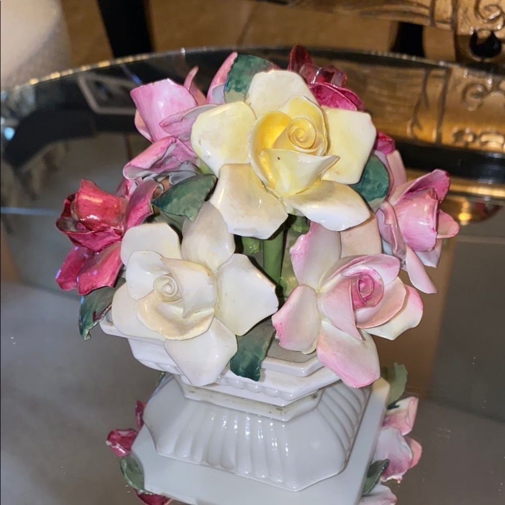 Box41 Vintage Crown Staffordshire Fine Bone China Elegant Rose Floral Bouquet
